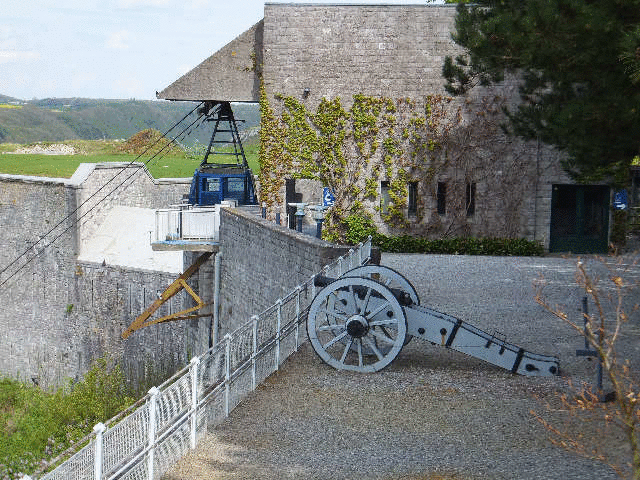 �m�[�g���_������Ɣw��ɔ���ݕǂ̗v��