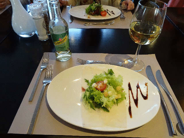 �A���X�e���_���N���E���v���U�z�e���ƃf�B�i�[