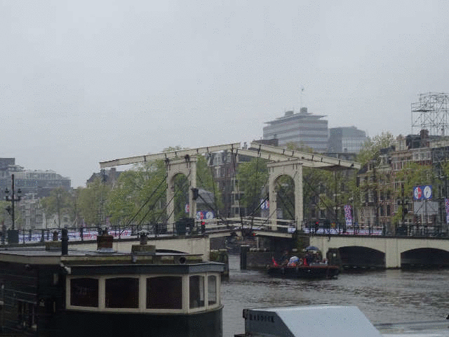 �A���X�e���삩�瑱���^�͂Ɋ|����}�w���̒��ˋ�