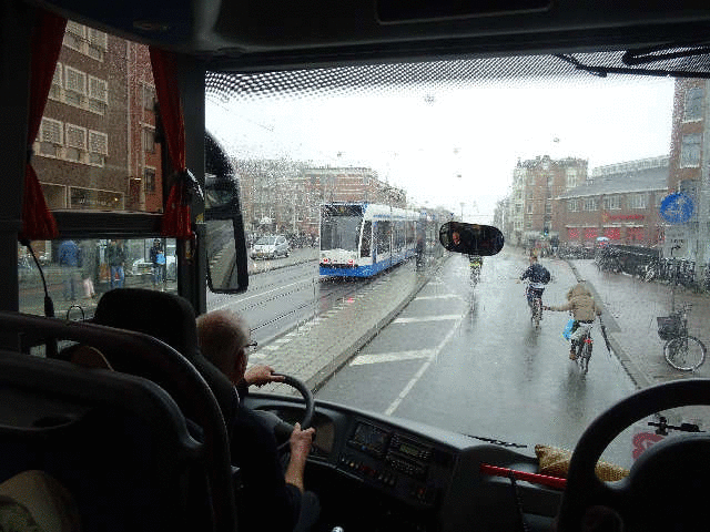 �A���X�e���삩�瑱���^�͂Ɋ|����}�w���̒��ˋ�